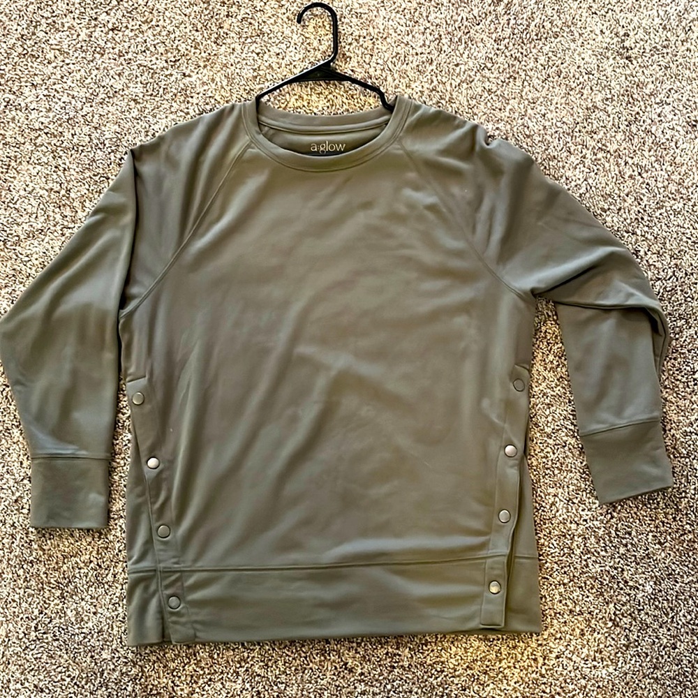 a:glow Maternity/Nursing Crew Neck Sweatshirt